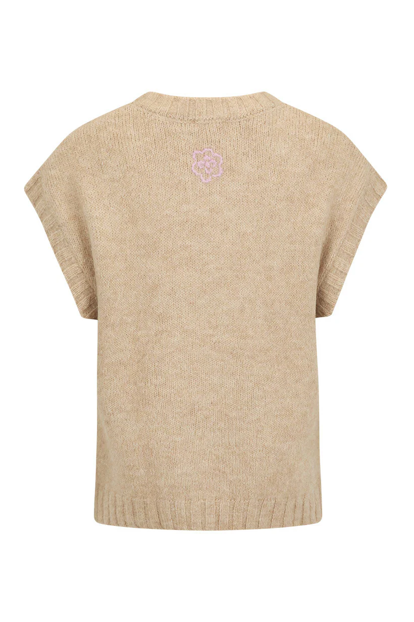 Darcy Vest - Image 6