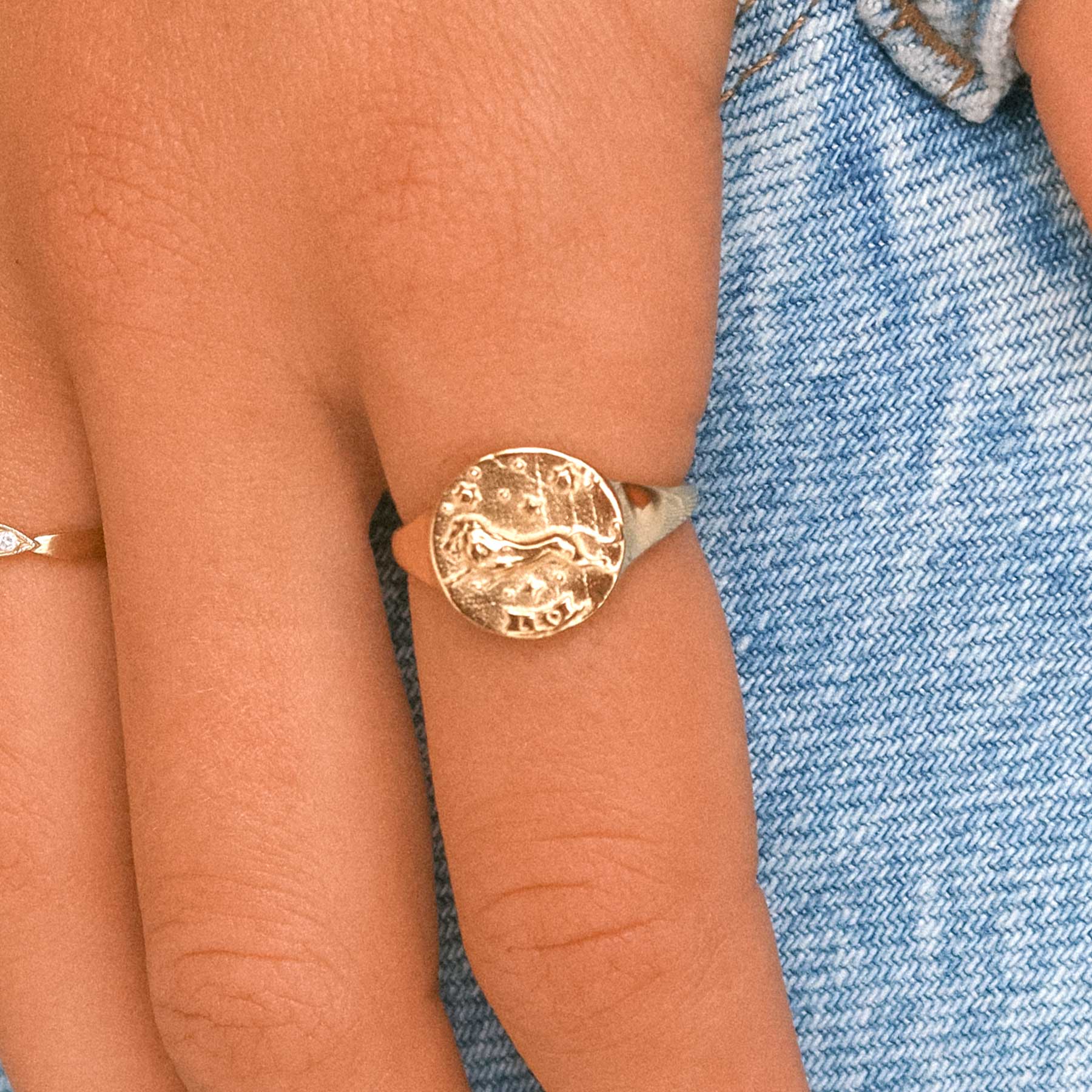 Leo Stargazer Zodiac Ring