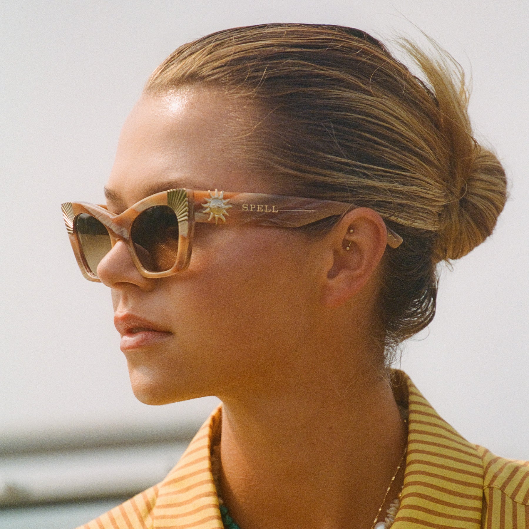 Sunshine with Double Brown Gradient Lens